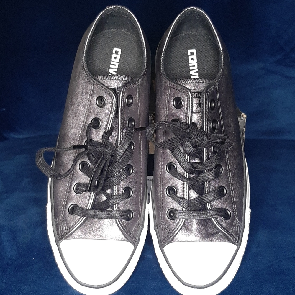 Converse Low Top Sneakers